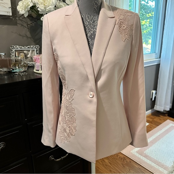 Carlisle Blush Pink Lace Appliqué Blazer Jacket – Tailored Elegant Size 4 - Picture 2 of 16